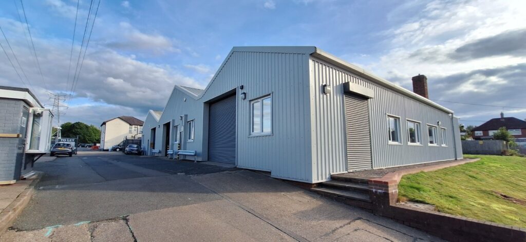 Warehouse Unit in Waterside Business Park